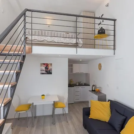 Pomet Delux Apartment *